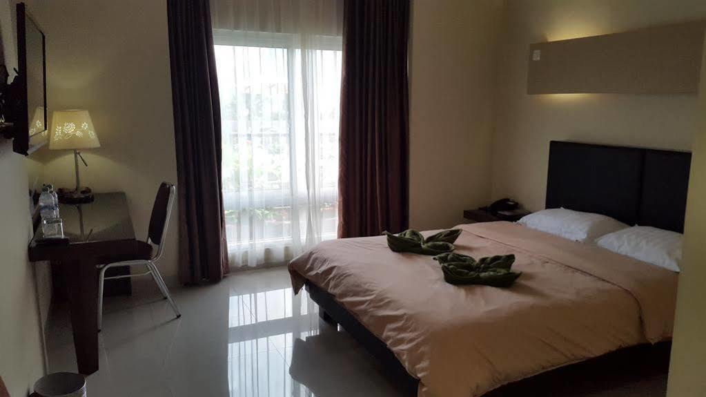 Jhoanie Hotel Tomohon Bagian luar foto