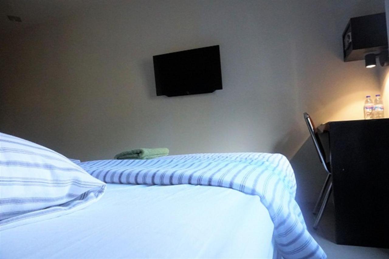 Jhoanie Hotel Tomohon Bagian luar foto