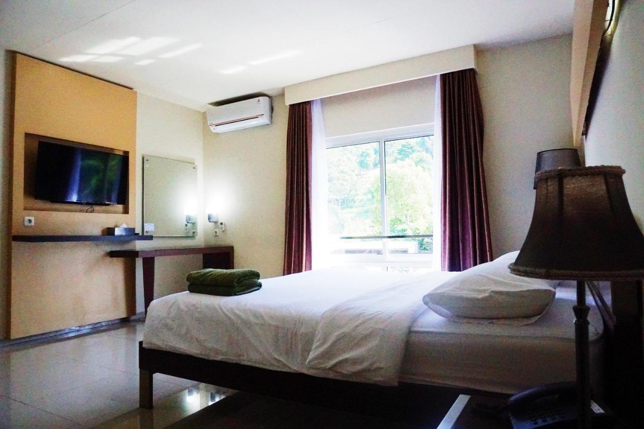 Jhoanie Hotel Tomohon Bagian luar foto